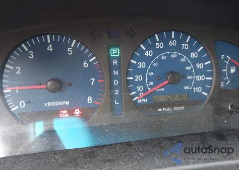 2002 Toyota Sienna Le/Xle from USA, damaged, VIN 4T3ZF13C22U467131